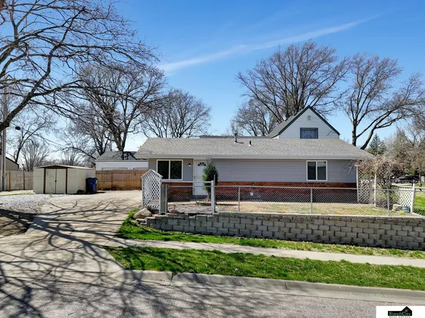 4301 S 54th St, Lincoln, NE 68516