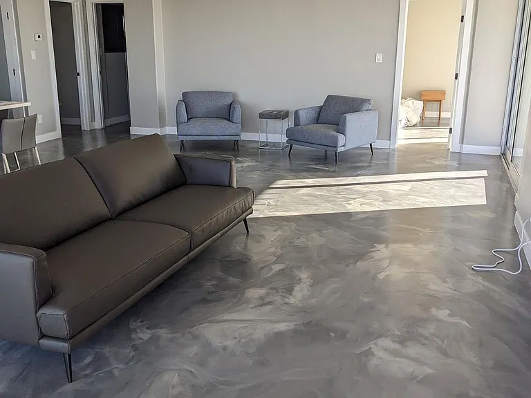 207 W Clarendon Ave #6B — Photo 2