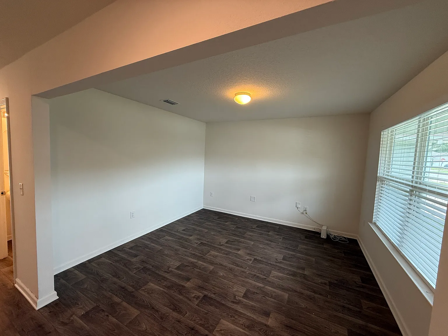 4 bed, 2416 sqft, $2,270 — Photo 2