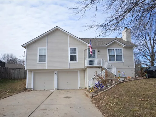 1608 N Hartford Rd, Independence, MO 64058