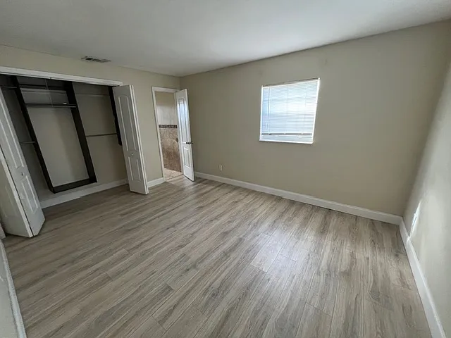 2831 NE Savannah Rd — Photo 11