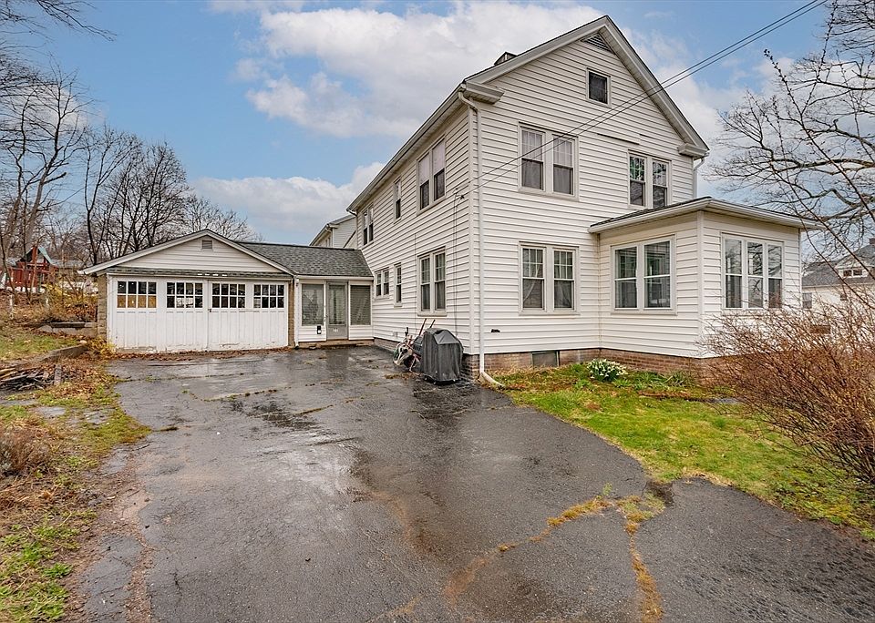 77 Queen St, Holyoke, MA 01040 Zillow