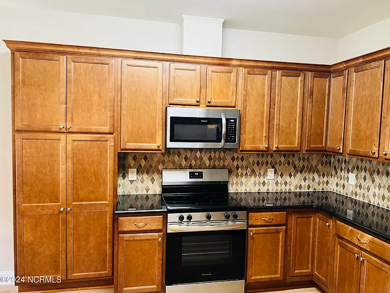 431 Branchwood Dr — Photo 10
