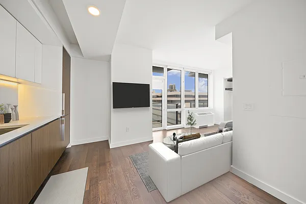 Rented by Aura NYC LLC | media 2