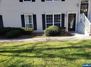 1033 Cumberland Ct UNIT 1033, Mahwah, NJ 07430