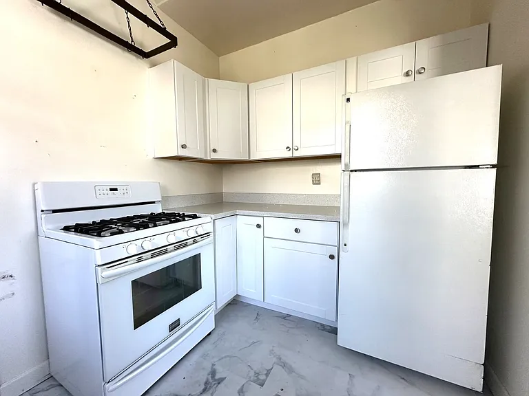 1330-1334 Sassafras St — Photo 12