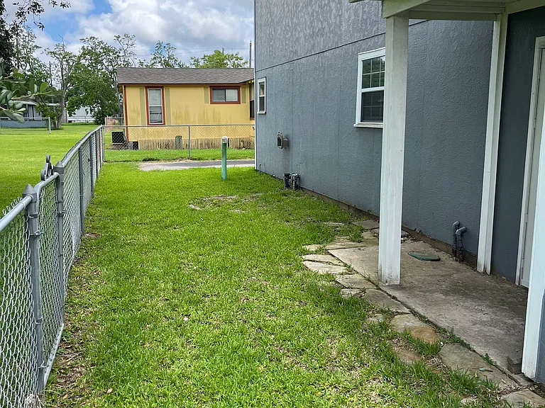 4411 Morrow St — Photo 34