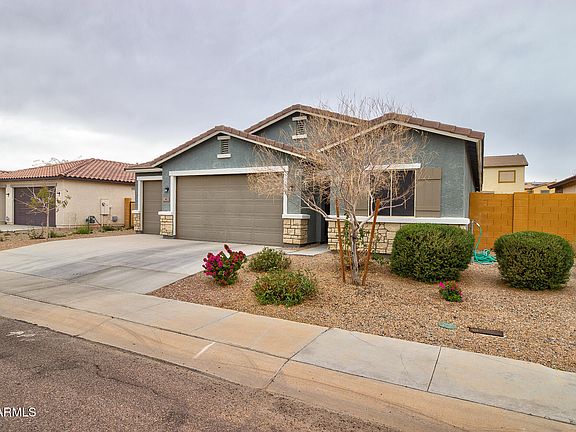 3rd image of 642 E EMERALD Drive