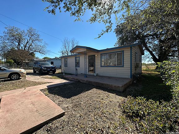 2nd image of 3130 GOLDEN AVE