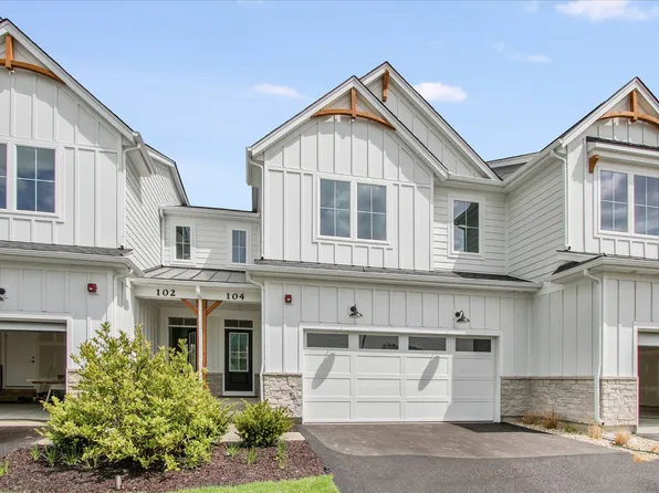 104 Sterling Dr, Lincolnshire, IL 60069