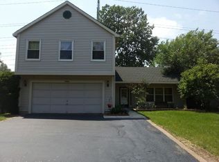 2090 S Valley Rd, Lombard, IL 60148