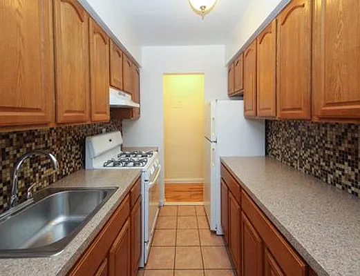 Rented by SW Queens Mezzanine | media 6