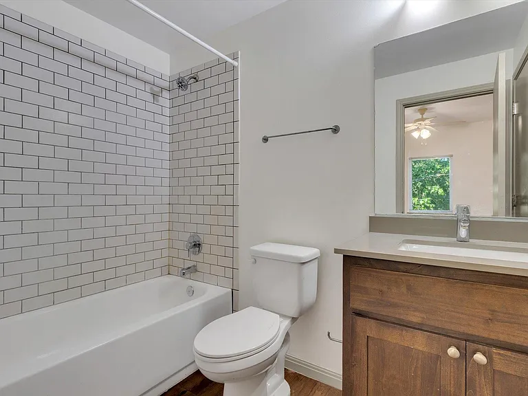 1011 N Lbj Dr #101A — Photo 10