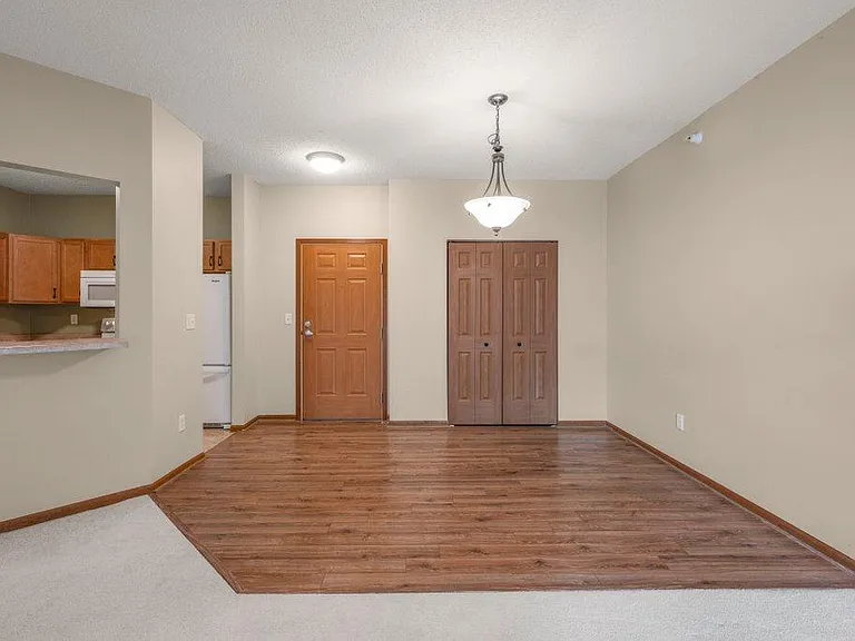 114200 Hundertmark Rd #110 — Photo 15