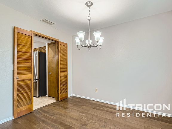 4th image of 4922 Willowhaven Cir