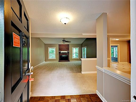 2nd image of 3034 Heathcroft Ct