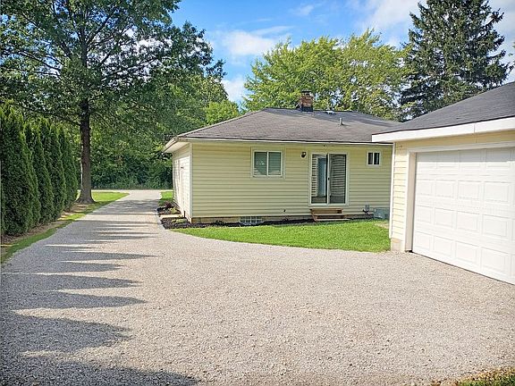 3rd image of 10296 Danvers Dr