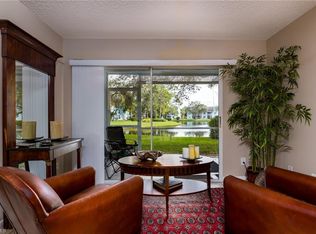 109 Wading Bird Cir #V-104, Naples, FL 34110