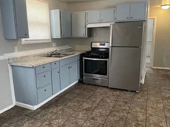 502 Arctic St APT 1, Buchanan, MI 49107