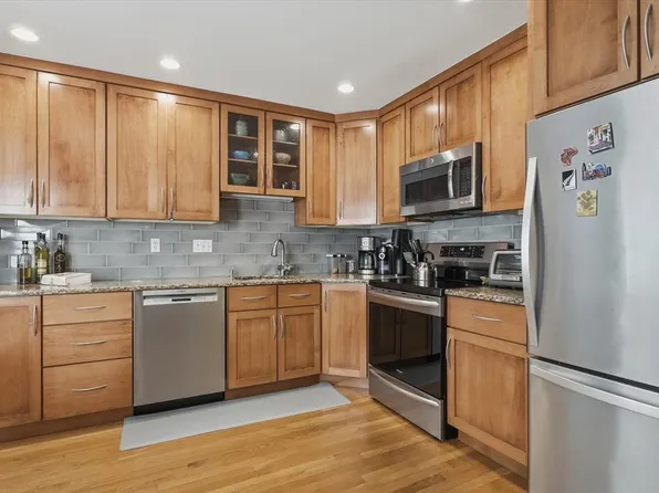 210 Belmont St APT 13, Watertown, MA 02472