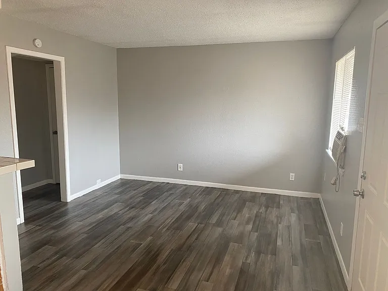 Courtland Place Apartments — Photo 6