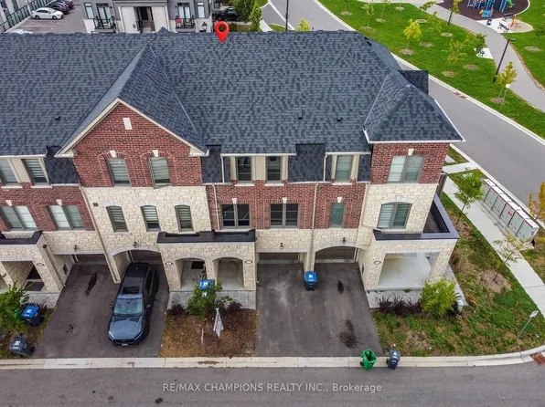 4 Arcola St, Brampton, ON L6P 4N6