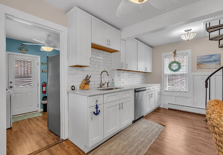 227 Bay Ter — Photo 10