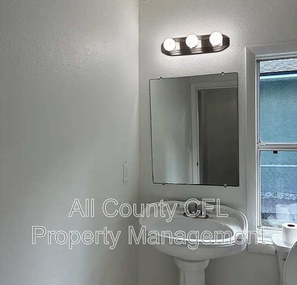 812 Marion St — Photo 24
