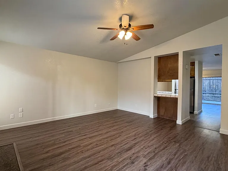 5771 N Valentine Ave #101 — Photo 3
