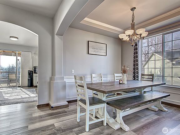 4th image of 6810 36th Street NE