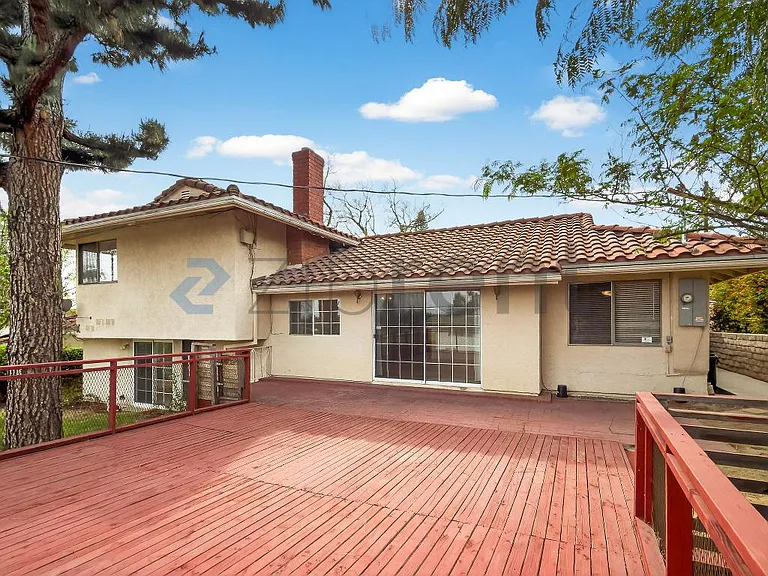9534 Swinton Ave — Photo 15
