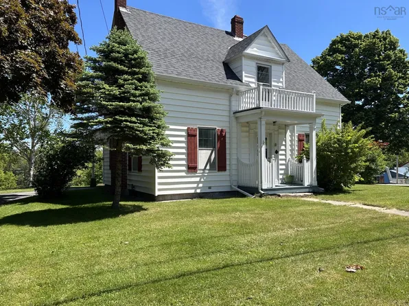 5226 Highway 3, Chester Basin, NS B0J 1K0