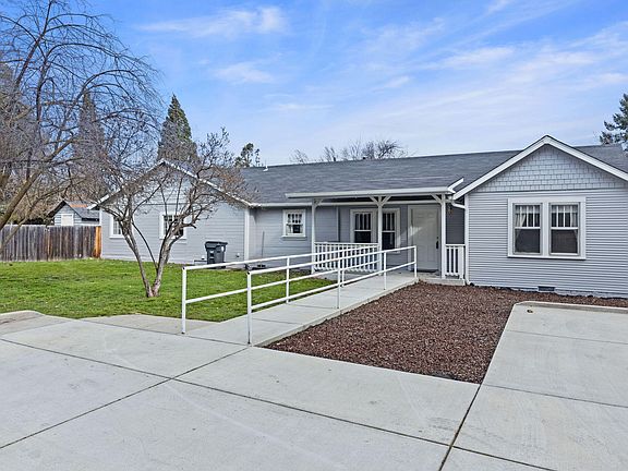 2nd image of 2165 Crestbrook Rd