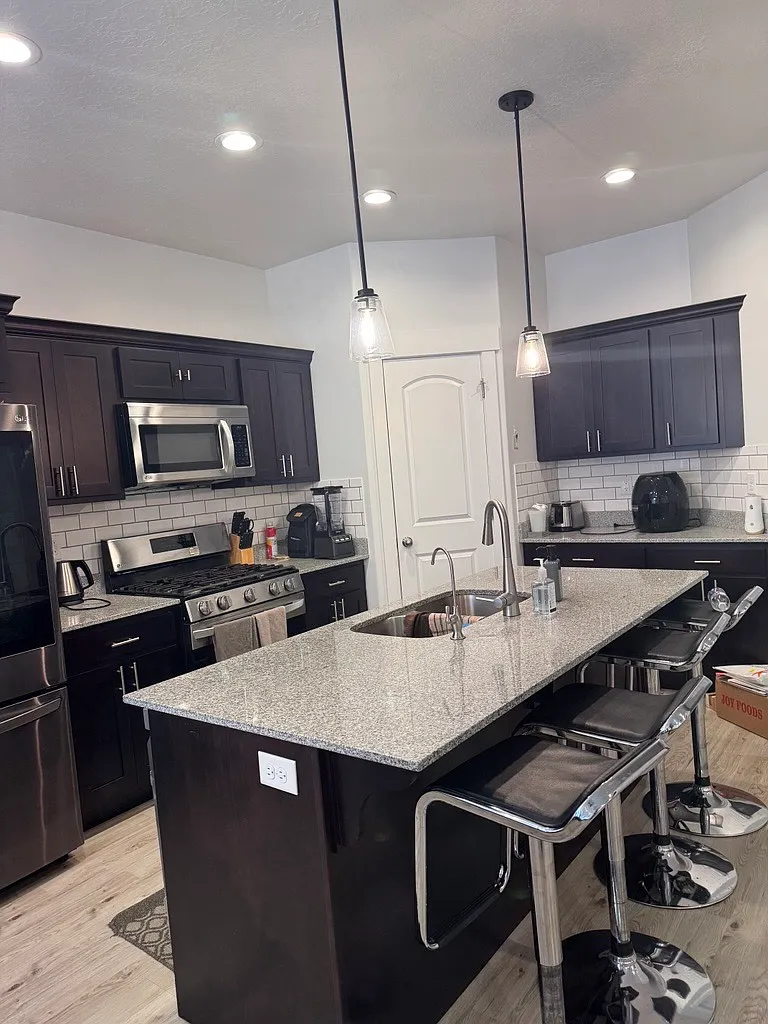 4 bed, 1800 sqft, $650 — Photo 4