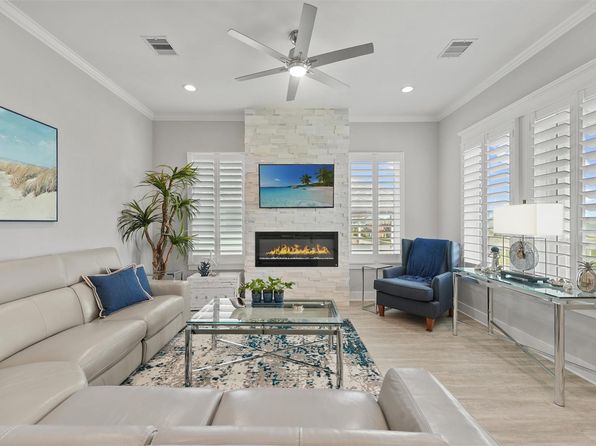 4035 Obra Dr, Galveston, TX 77554