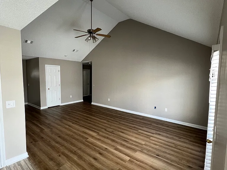 111 Pasofina Dr — Photo 4