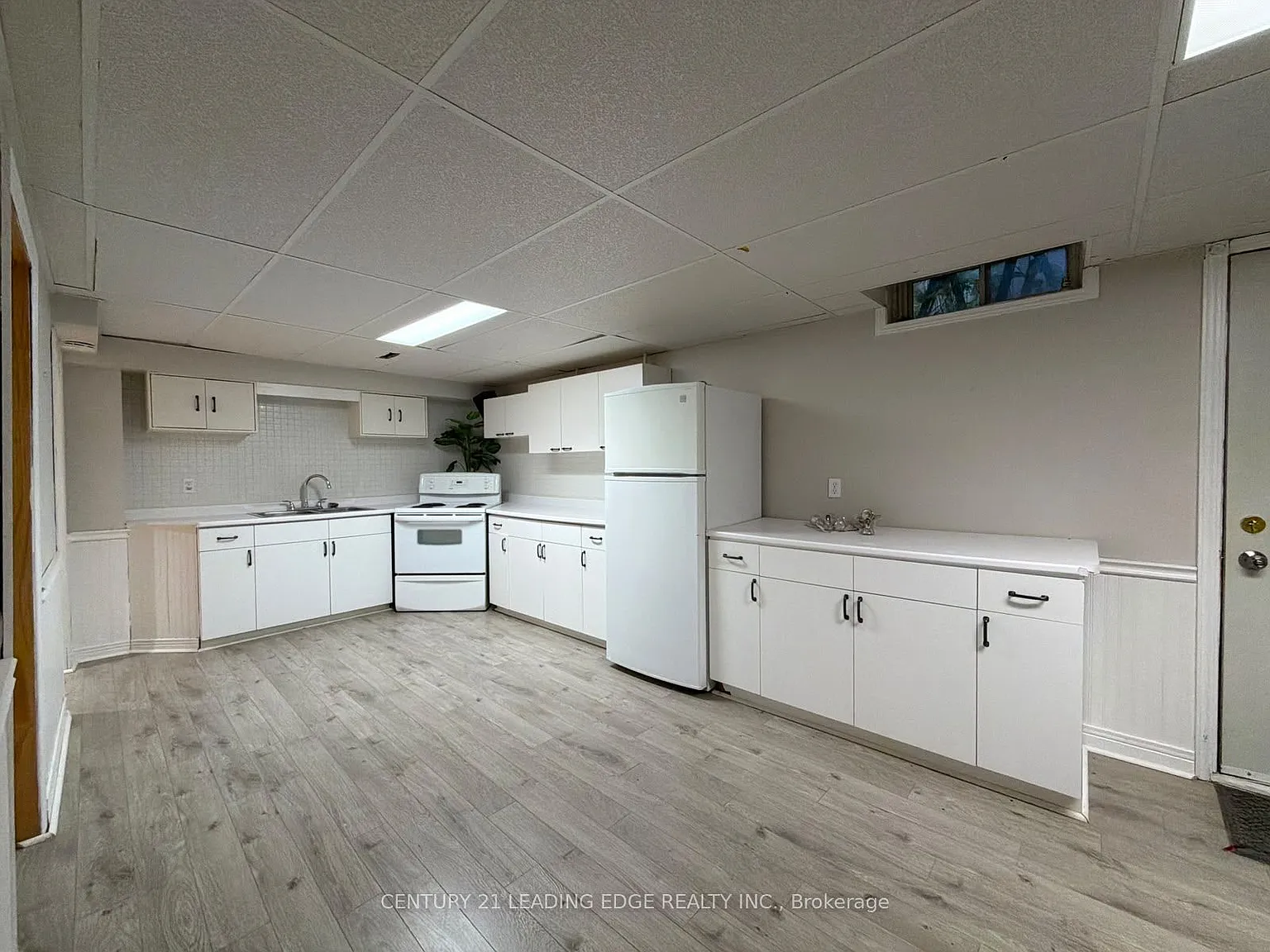 2 bed, $1,600 — Photo 4