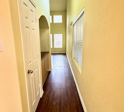 3rd image of 9913 Fleetwood Dr