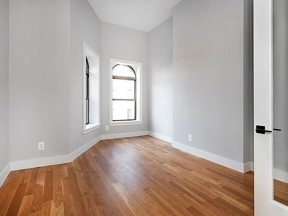 4th image of 1536 De Kalb Ave #1C