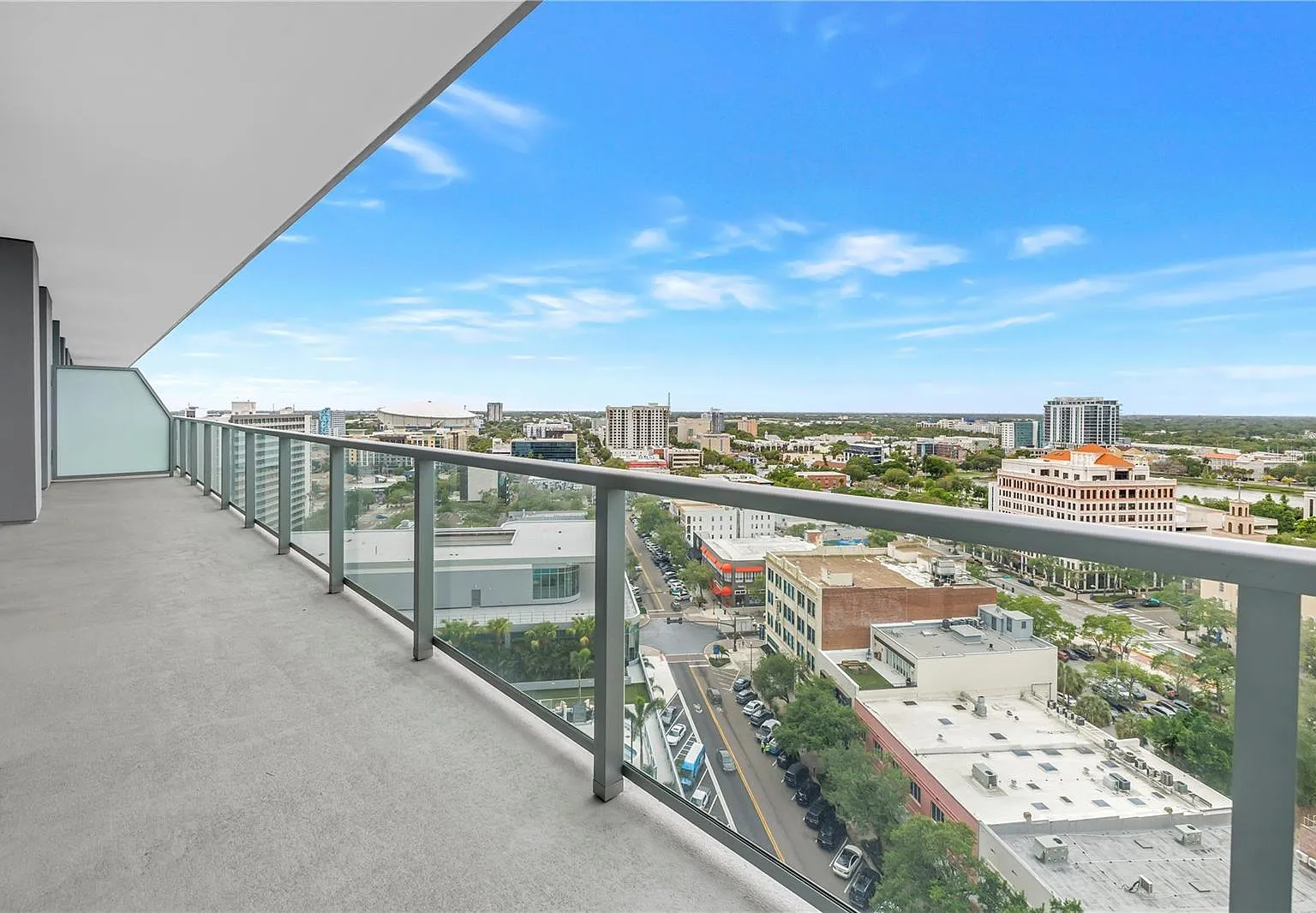 2 bed, 2.5 bath, 1348 sqft, $5,500 — Photo 4