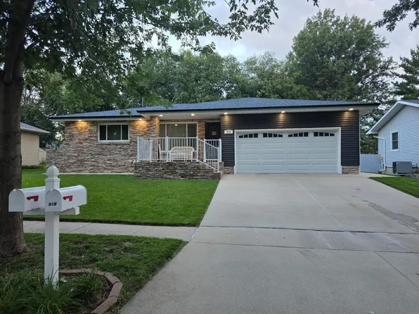 918 Colby Rd, Waterloo, IA 50701