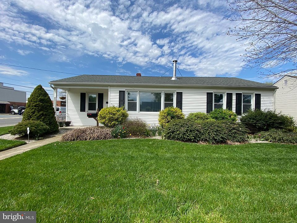 1st image of 13 Shallcross Pl