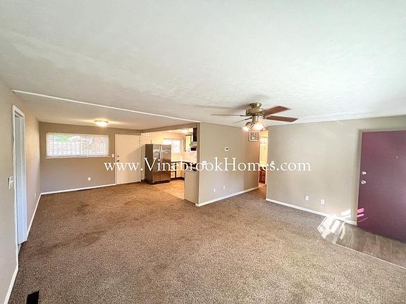 3rd image of 2294 Schenley Ave