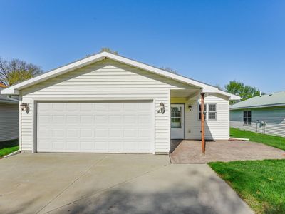 411 N Walnut St, Belle Plaine, MN, 56011