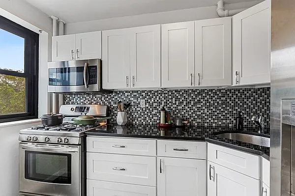 Sold by Corcoran | media 14