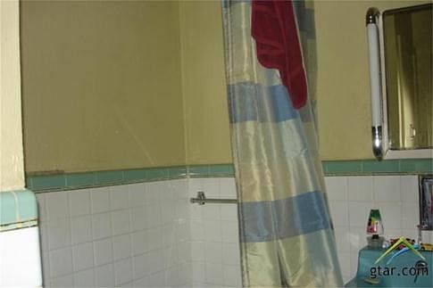 3rd image of 521 Woodlawn St