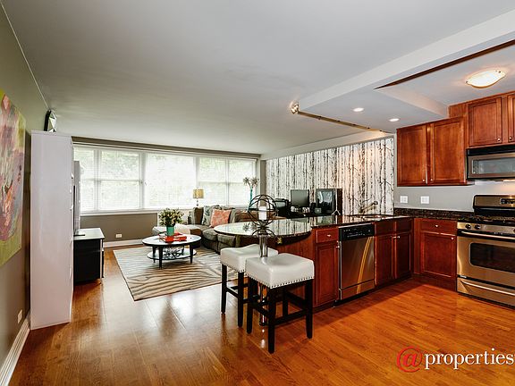 Kitchen / Living Room