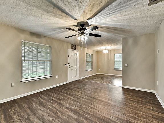 4th image of 7929 Hull Ave #1