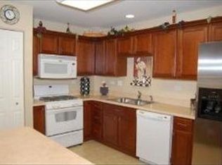 901 Emerald Dr, Hampshire, IL 60140