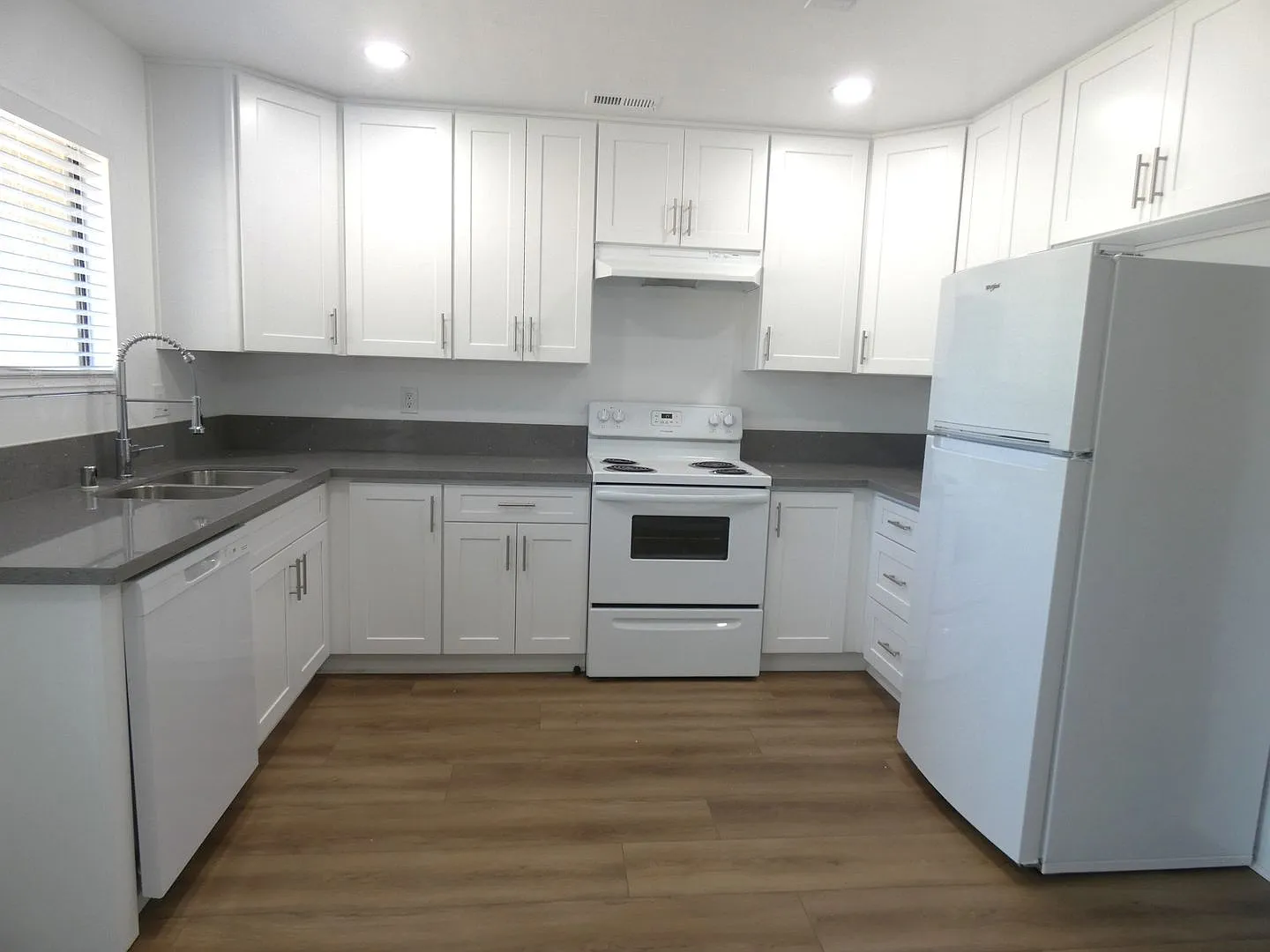 Pickering Ave., 7326 — Photo 3
